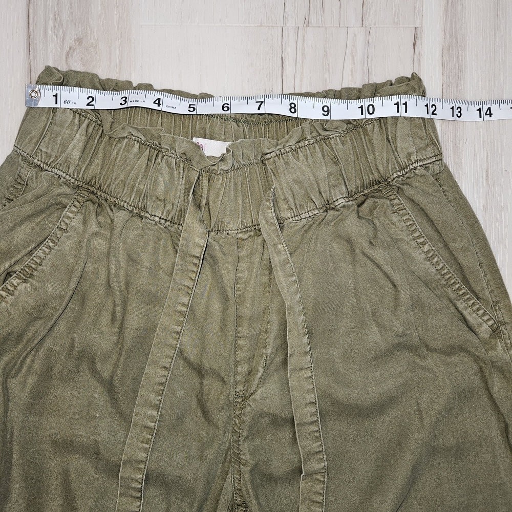 SO High Rise Jogger Pants Olive Green Smocked Waist  Women's Size Small - Picture 6 of 12